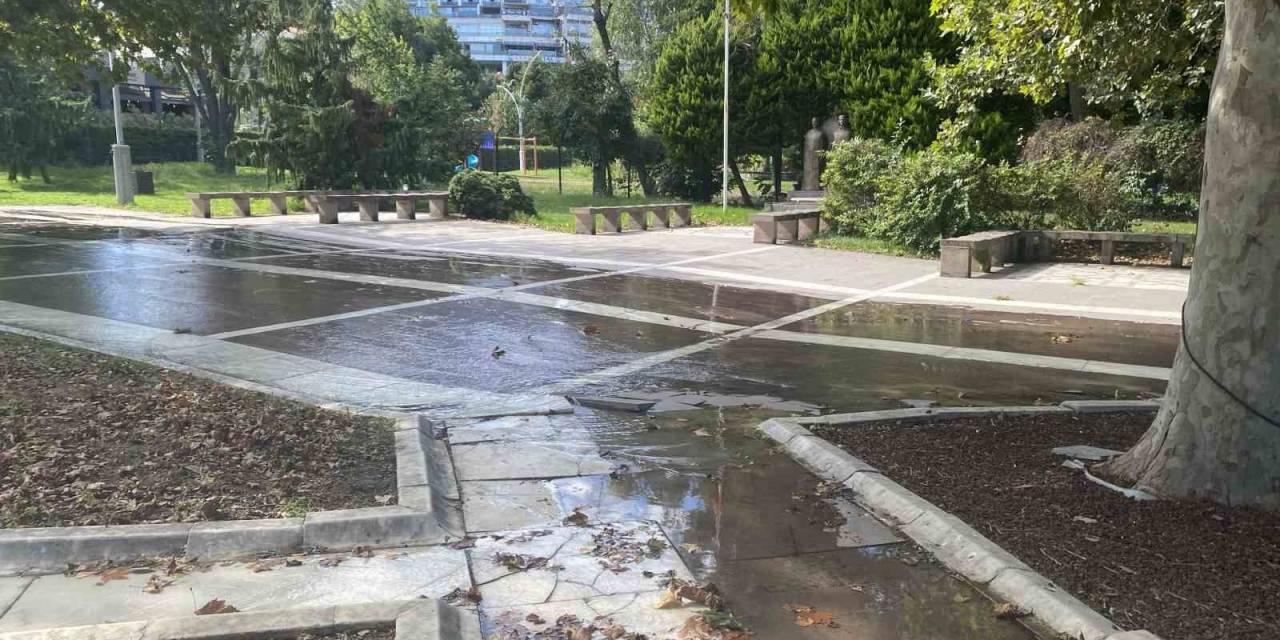 Başakşehir’de İski’ye Ait Olduğu Söylenen Su Borusu Patladı: İhbarlara Rağmen Müdahale Edilmedi