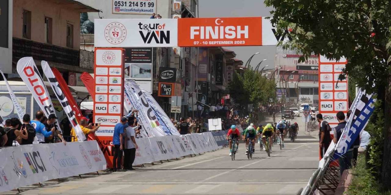 Tour Of Van Uluslararası Bisiklet Yarışı’nın Erciş Etabı Tamamlandı