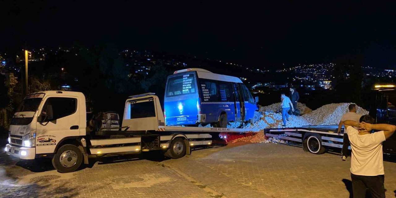 Sakarya’da Hareketli Gece: Minibüs Şoförünün Genç Kıza Sözlü Taciz İddiası Ortalığı Karıştırdı