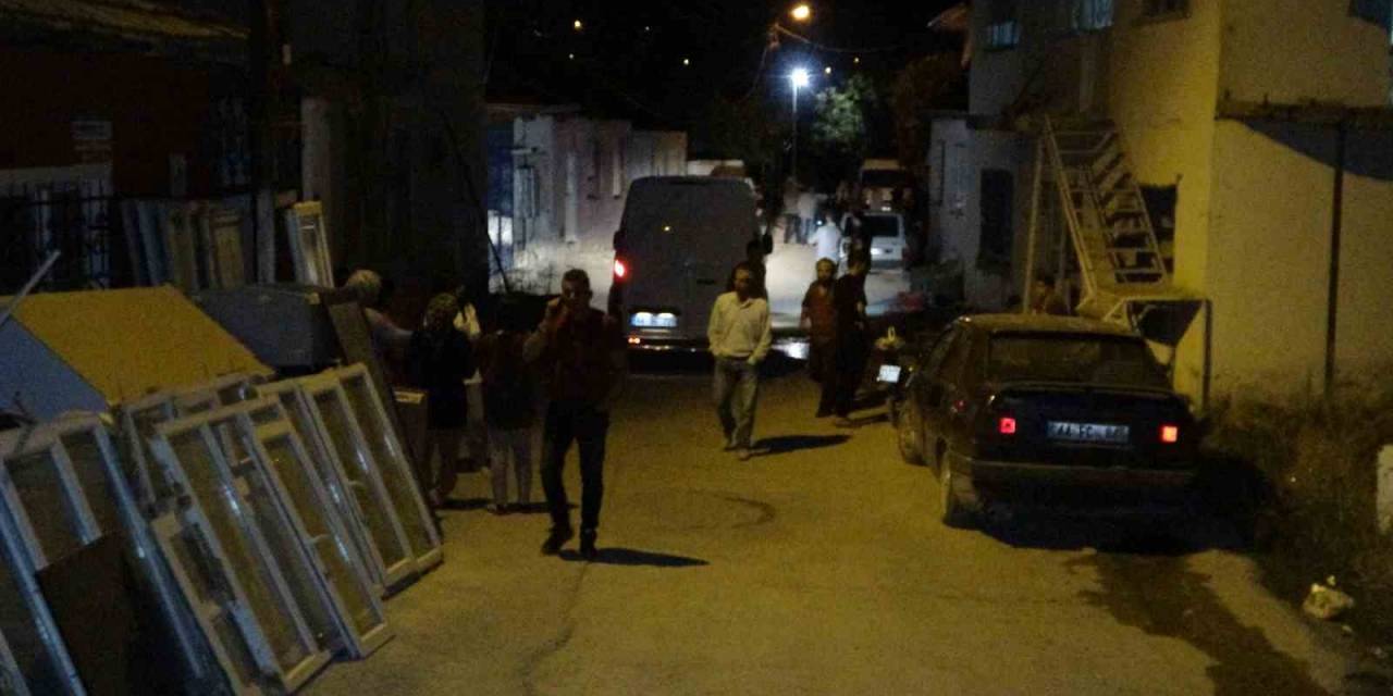 Malatya’da Dehşete Düşüren Olay: Husumetlisinin Boğazını Bıçakla Kesip Canlı Yayın Yaptı