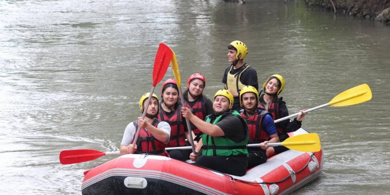 Gençler Melen Çayında Unutulmaz Bir Gün Yaşadı