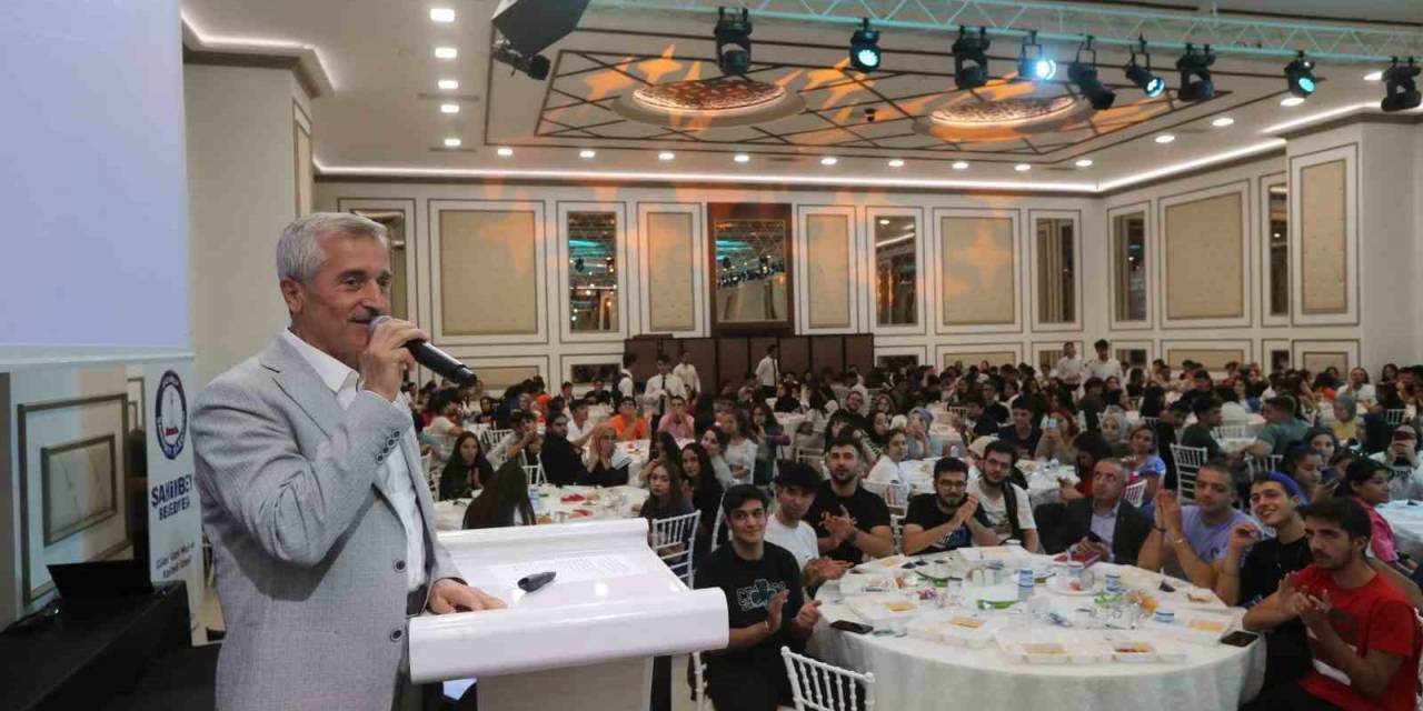 Tahmazoğlu’ndan Üniversite Öğrencilerine Müjde