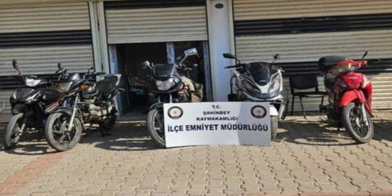Gaziantep’te "Dur" İhtarına Uymayan Şahsın Garajında 5 Çalıntı Motosiklet Bulundu