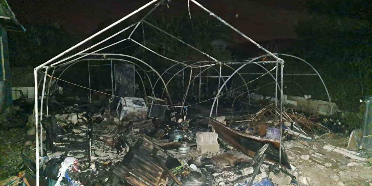 Çadırı Alevlere Teslim Olan Depremzede Aileye Devletin Şefkat Eli