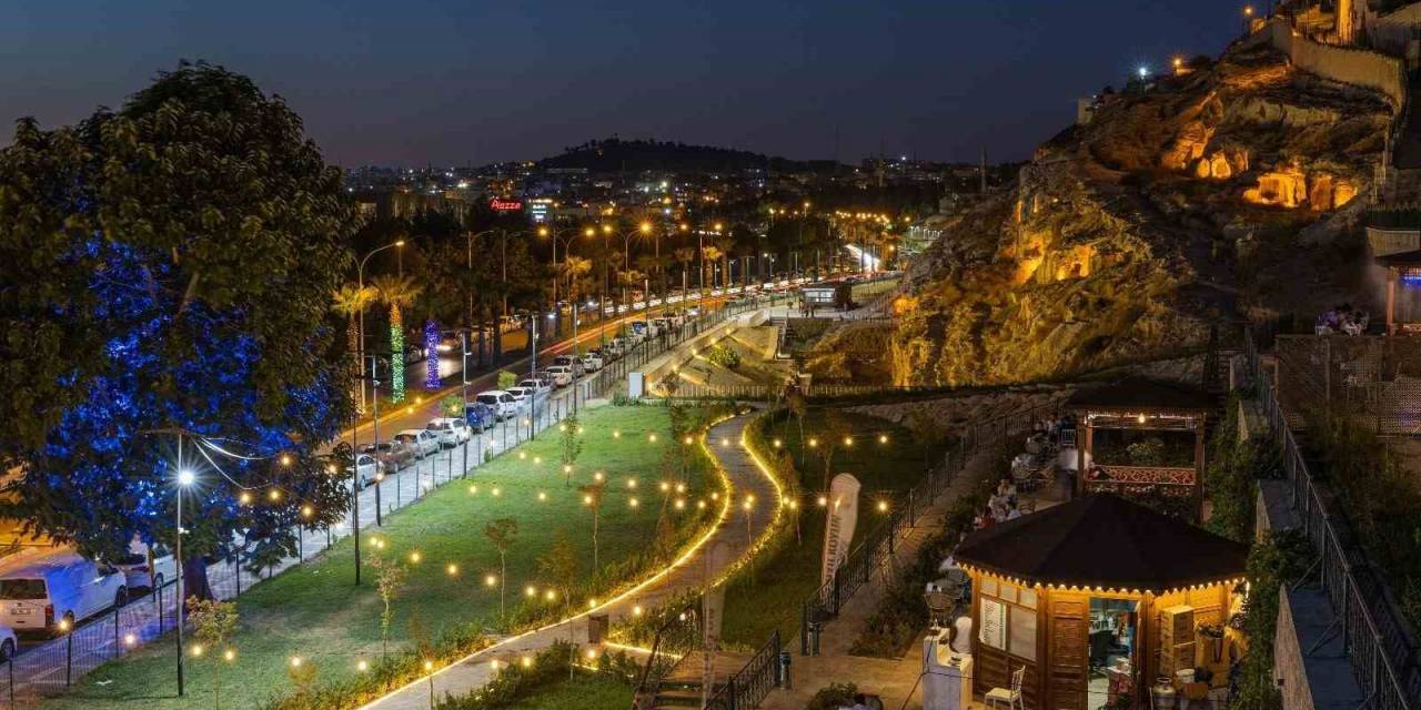 Vatandaşlar Kızılkoyun’a Akın Ediyor