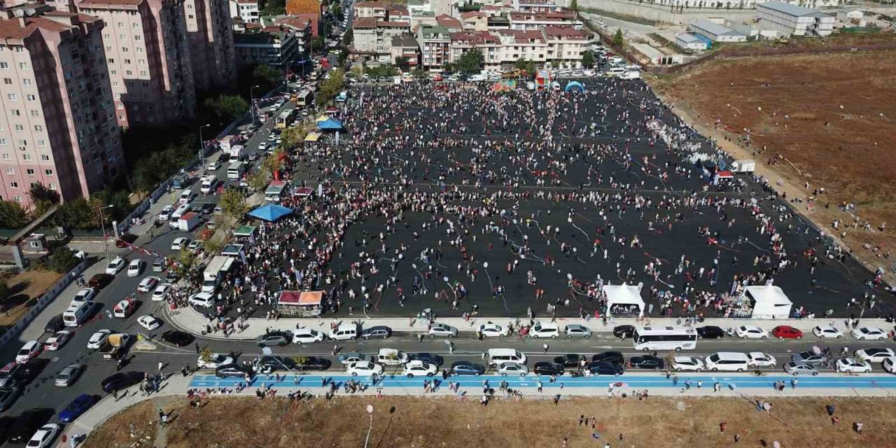 Okul Öncesinde Uçurtma Şenliğine Katılan Çocuklar Doyasıya Eğlendi