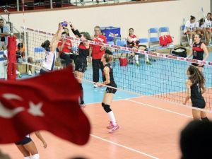 Finalde Rakip Macaristan