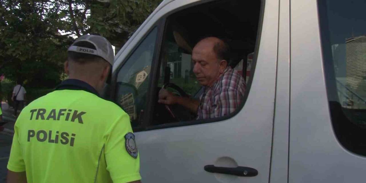Ataşehir’de Okul Servislerine Yönelik Denetim Yapıldı