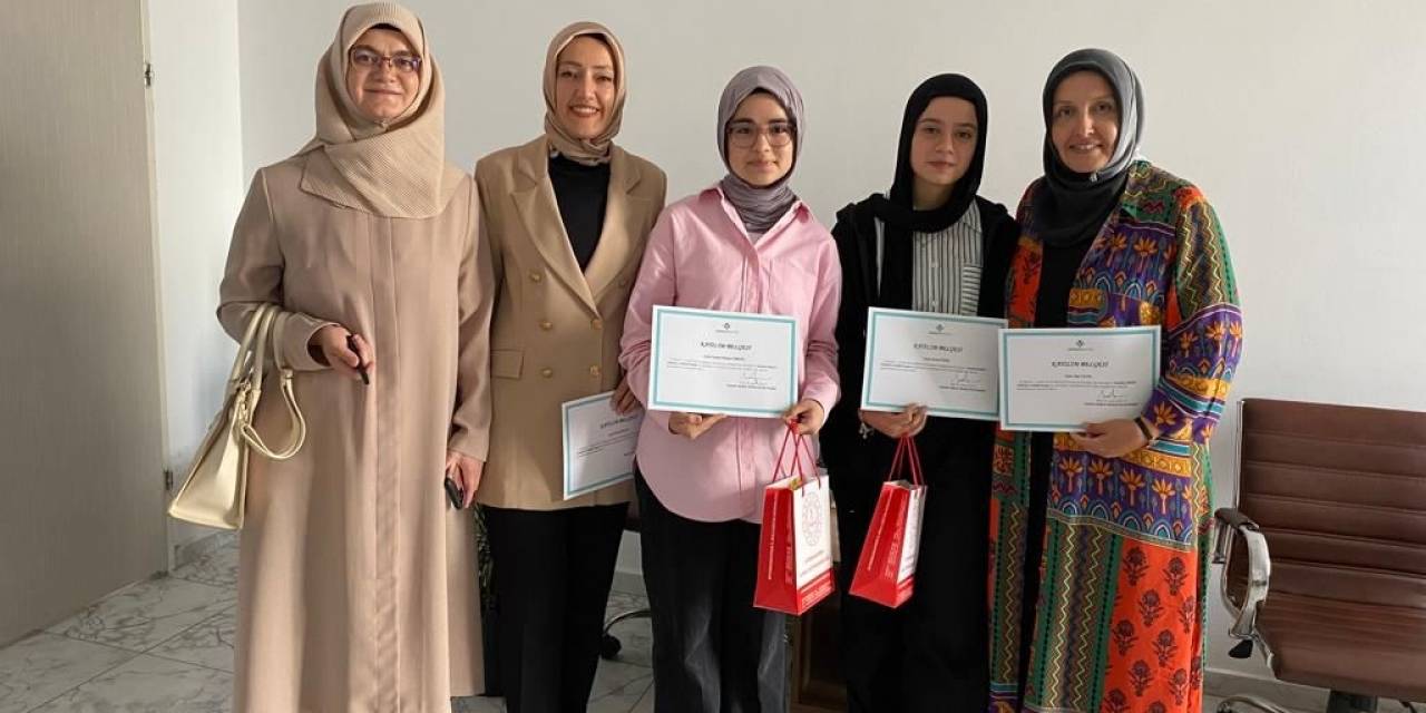 Edebiyat Ve Kültür Kampı Dolu Dolu Geçti