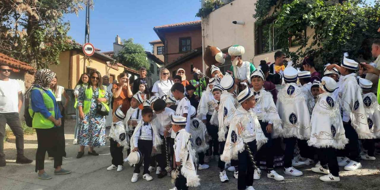 47 Çocuğa Sünnet Düğünü Yapıldı