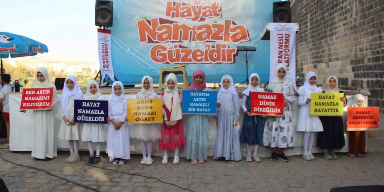 Cizre’de Yüzlerce Çocuk Namaz Etkinliğinde Buluştu