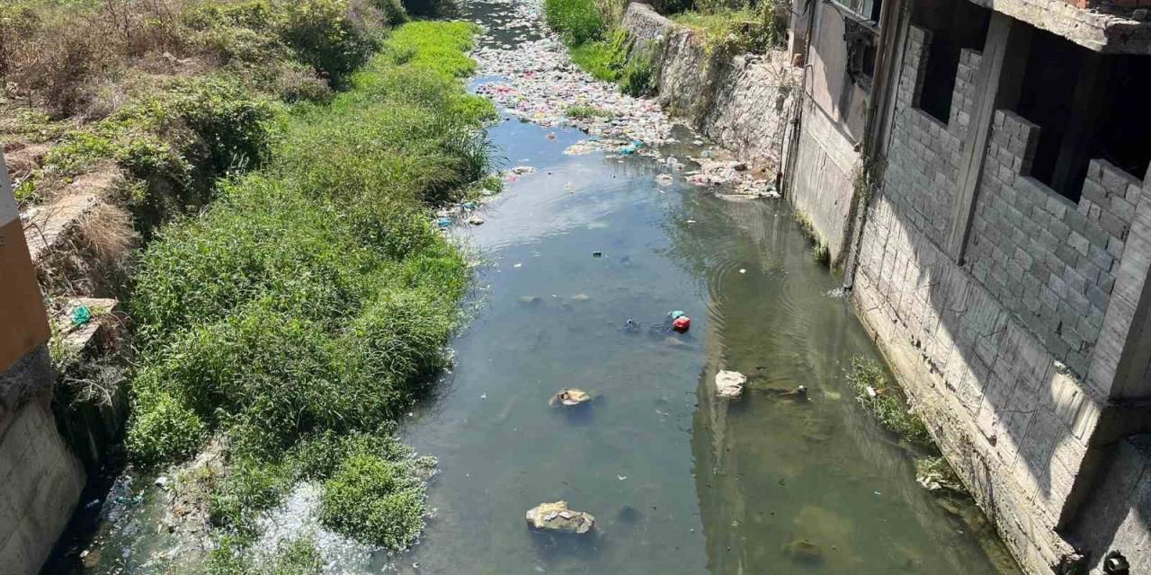 Dere Yatağını Çöplüğe Çevirdiler