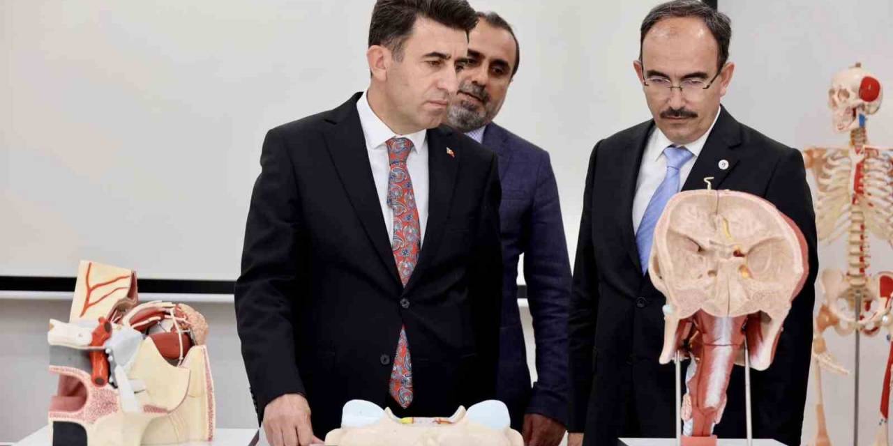 Üniversite İçin Yapılan Projeler Yakından Takip Edildi