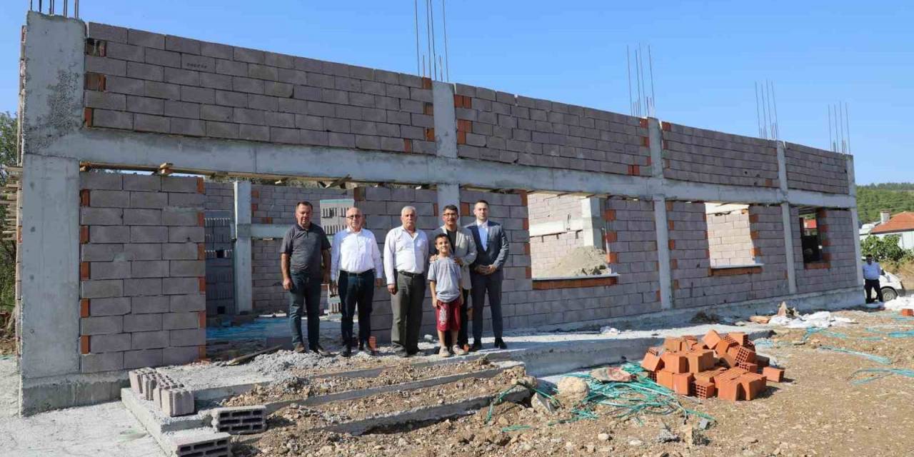 Şehzadeler’de Çok Amaçlı Salon İnşaatı Yükseliyor