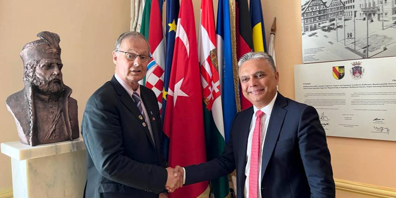 Muratpaşa Ve Zigetvar Kardeş Kent Oldu