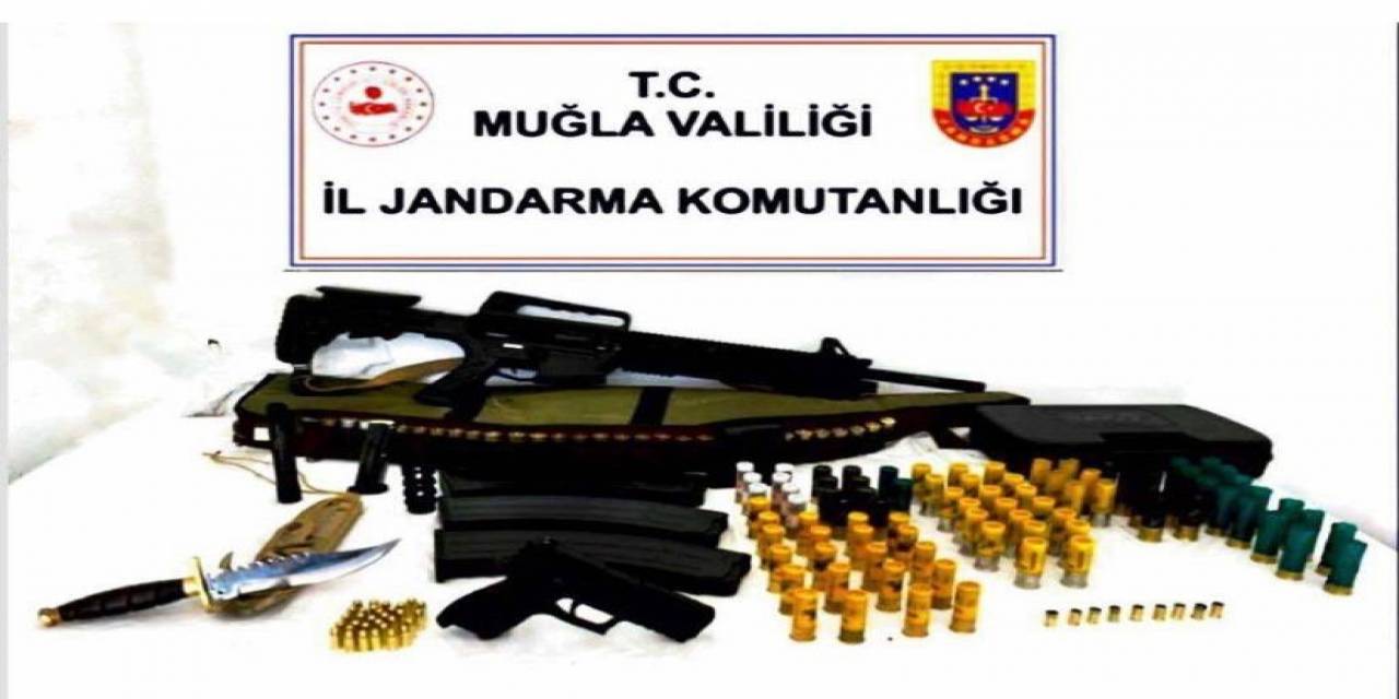 Jandarmadan Ruhsatsız Silah Baskını