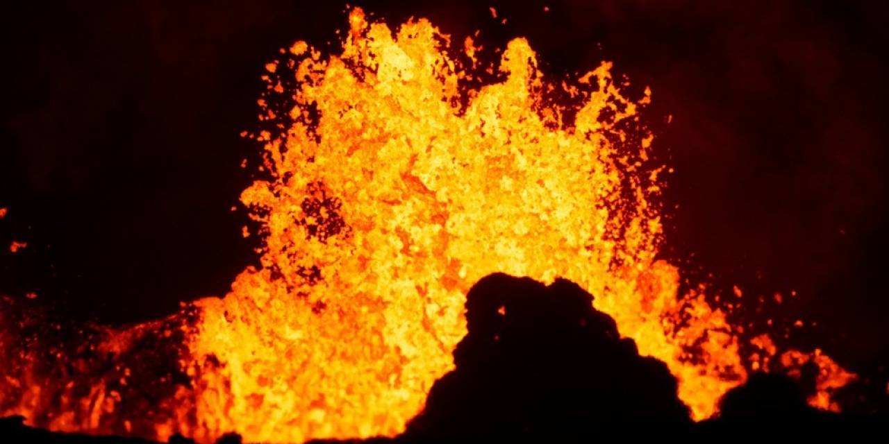 Hawaii’de Kilauea Yanardağı Faaliyete Geçti