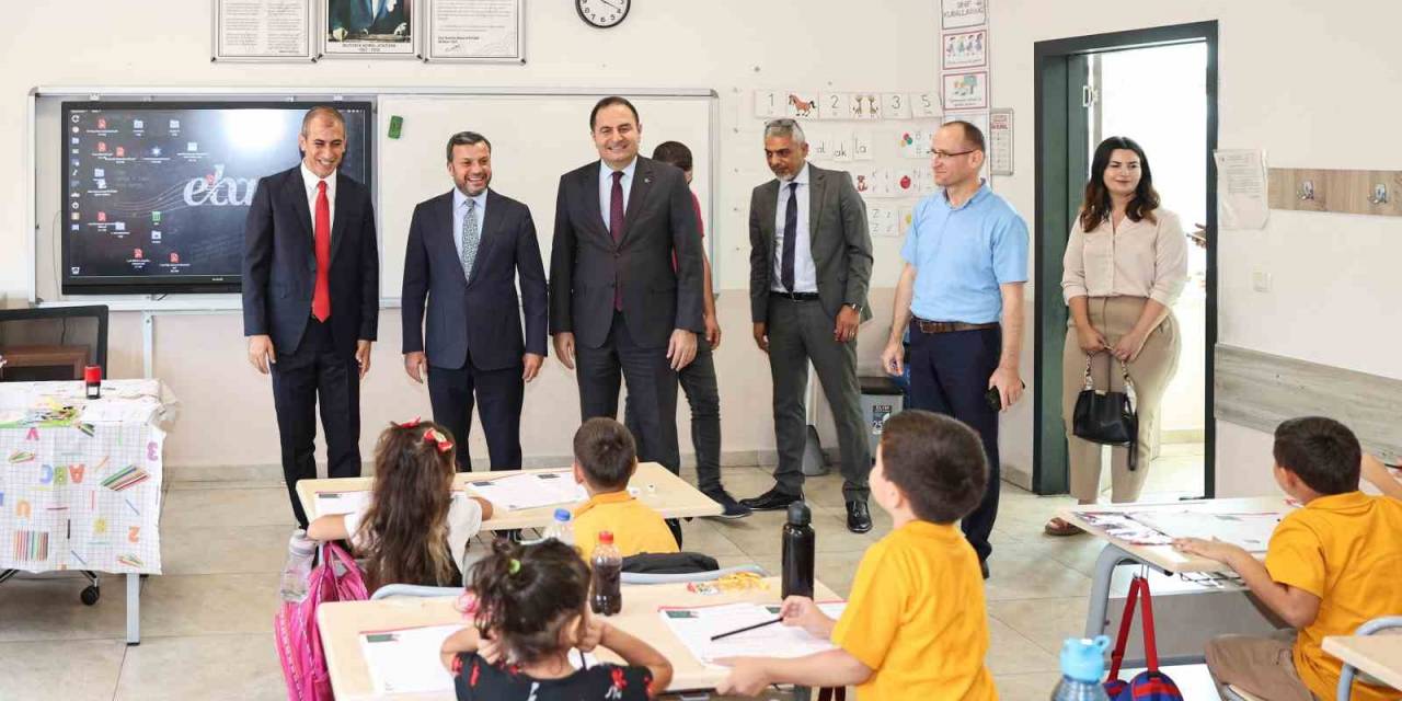 Kocaispir, Okulun İlk Günü Öğrencileri Yalnız Bırakmadı