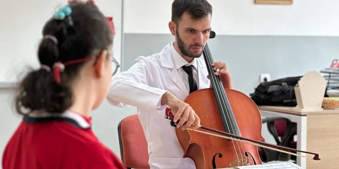 Otizmli Kerem’in Öğretmenlik Hayali Gerçek Oldu