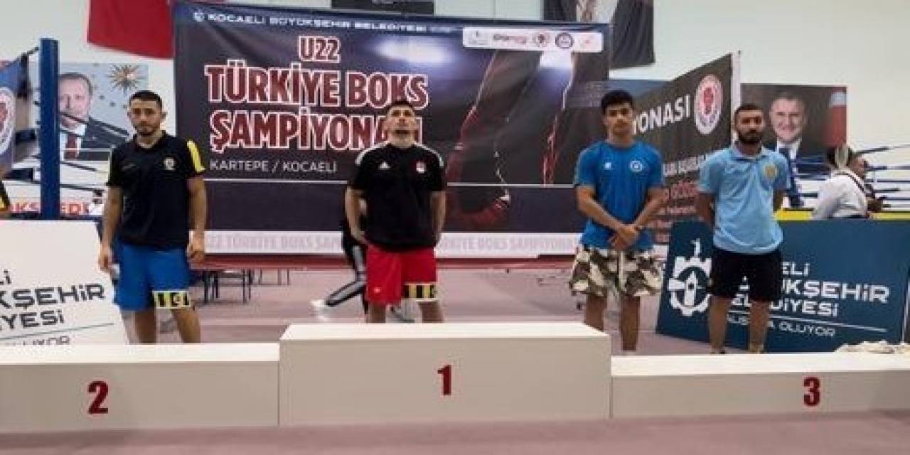 Bursa Büyükşehir Belediyesporlu Boksörler Türkiye Şampiyonası’nda 3 Madalya Kazandı