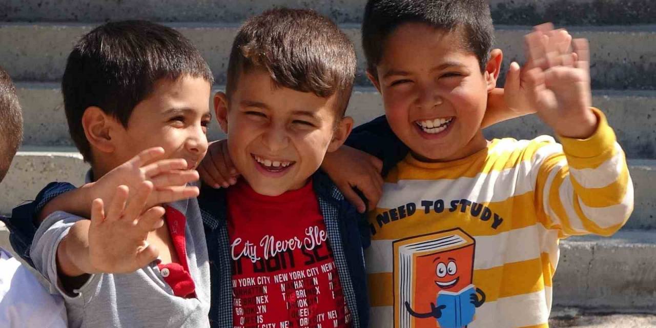 Depremin Simgelerinden Ahmet Eren Okuluna Başladı