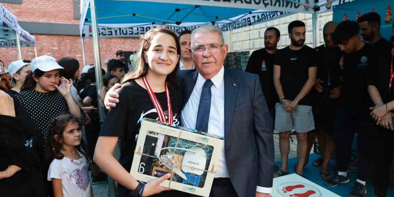 Onikişubat Belediyesi, Yaz Yüzme Kursları Törenle Tamamladı