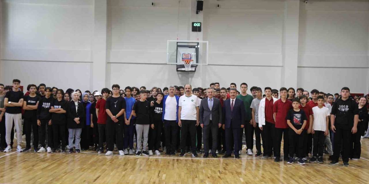 Konya Lisesi Konferans Ve Spor Salonu Hizmete Açıldı