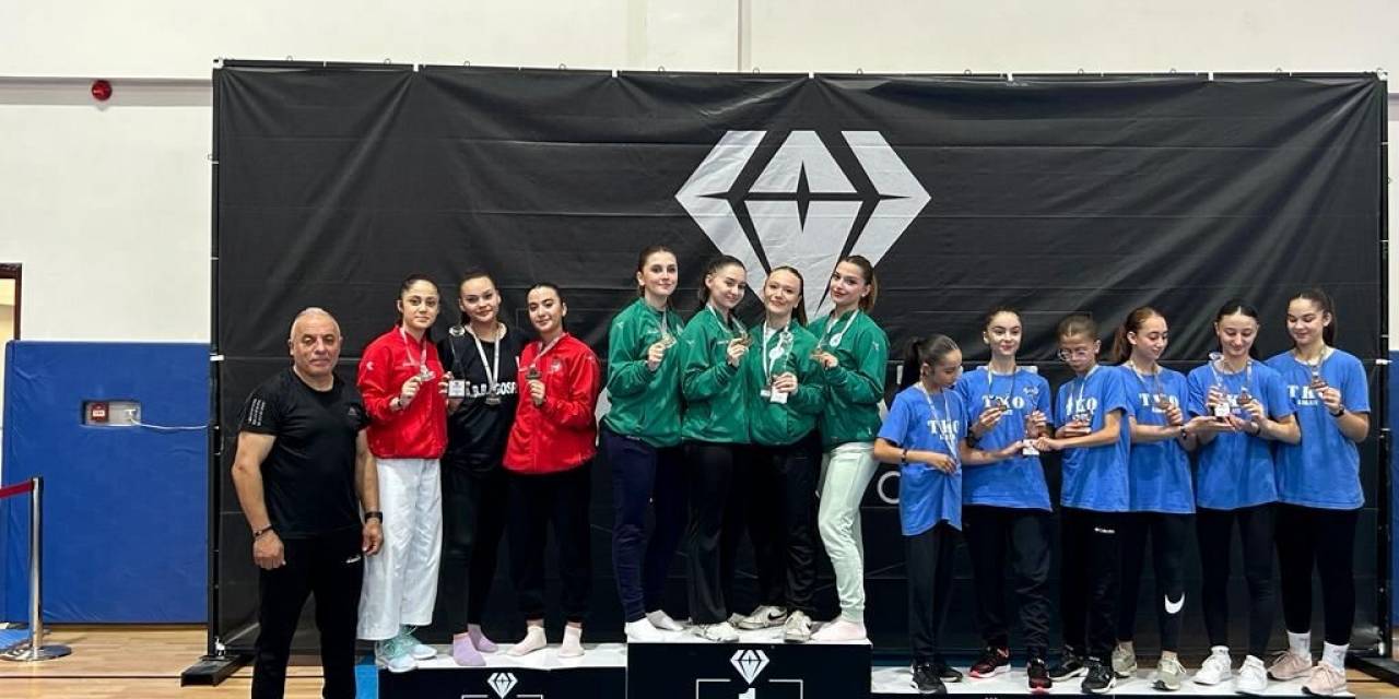 Gaziosmanpaşalı Karatecilerden Diamond Cup’ta 13 Madalya