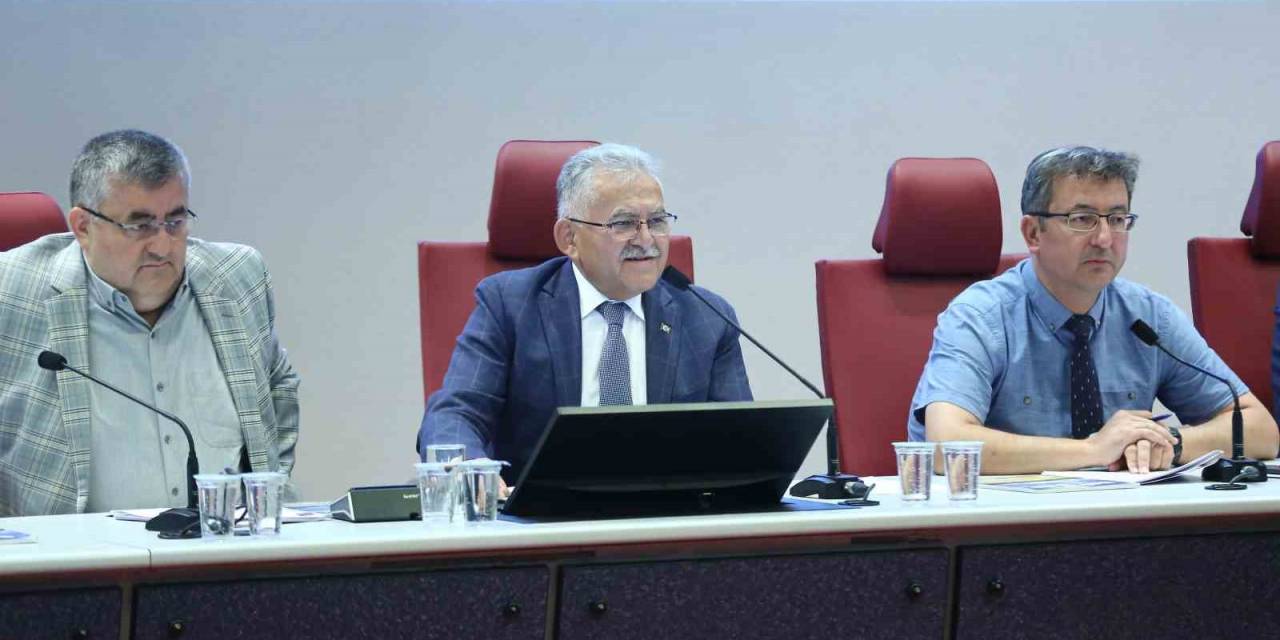 Mehmet Özhaseki İsmi Bulvara Verilecek