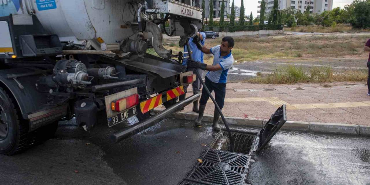Yağmursuyu Timleri Şiddetli Yağış İle Birlikte Teyakkuza Geçti