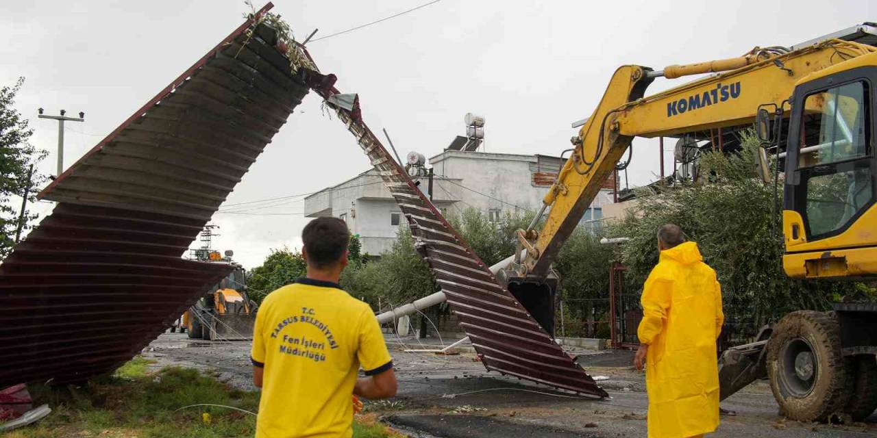 Tarsus Belediyesi Yoğun Yağış Sonrası Oluşan Tahribata Müdahale Etti
