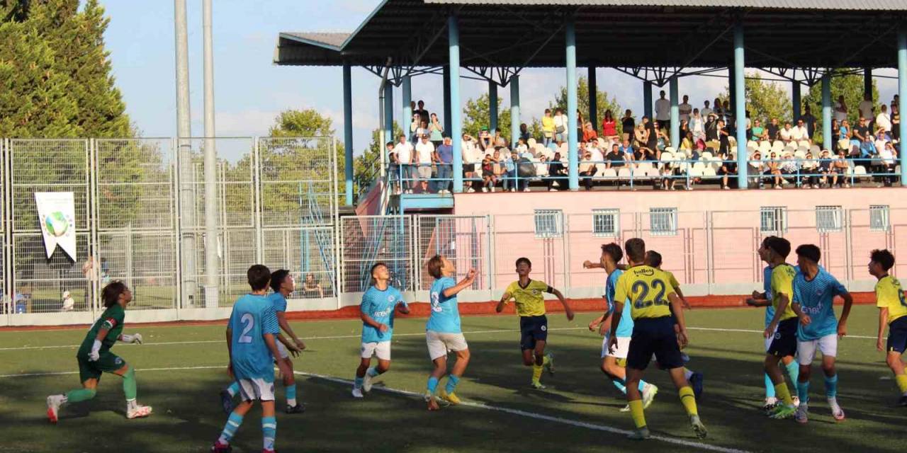 Final Maçında Fenerbahçe’yi Yenen Kasımpaşa, Şampiyon Oldu