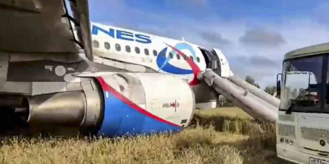 Rusya’da 167 Kişiyi Taşıyan Yolcu Uçağı Tarlaya Acil İniş Yaptı
