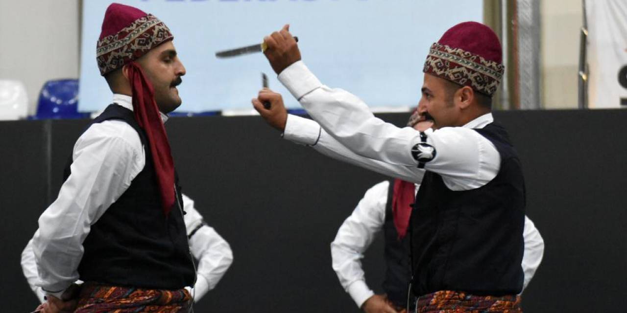 Büyükşehir’in Halk Oyunları Ekibi Bölge Grup Birincisi Oldu