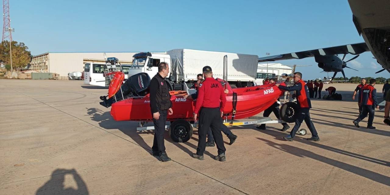 Msb: “Arama-kurtarma Ekipleri İle Yardım Malzemelerini Libya’ya Ulaştırdık”