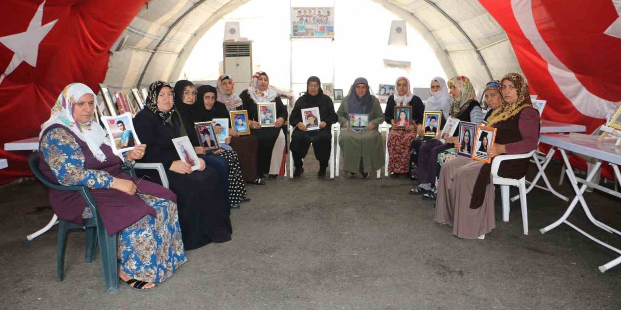Evlat Nöbetindeki Anne: “Çocuğumun Babası Evlat Hasretinden Vefat Etti”