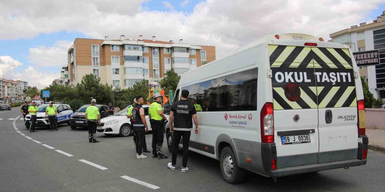 Emniyet, Okul Çevrelerini Abluka Altına Aldı: Öğrencilerin Kılına Bile Zarar Gelmeyecek