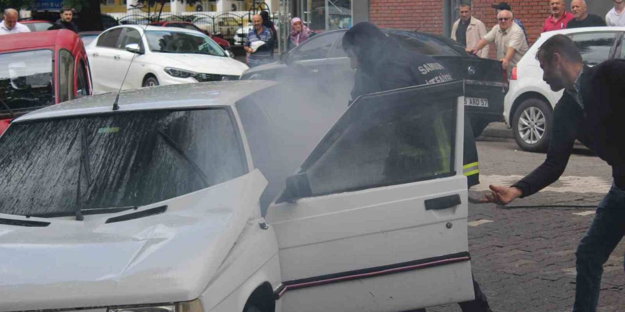 Park Halindeki Otomobilde Yangın