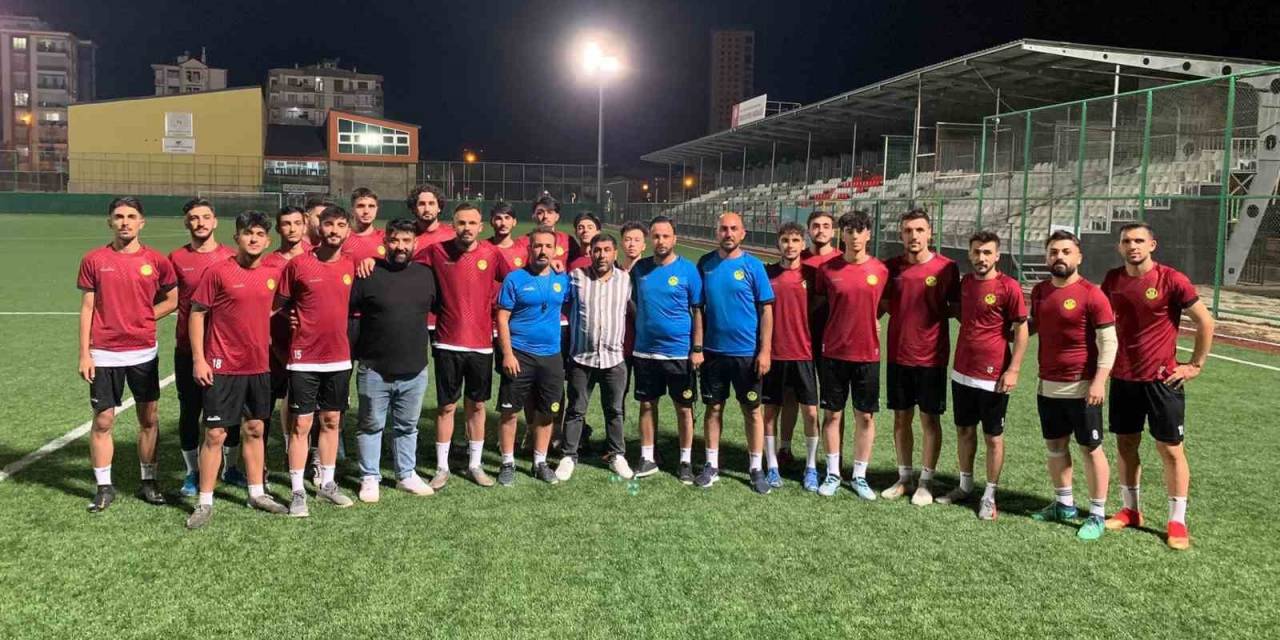 Aksaray Gençlik, Sahaya İndi