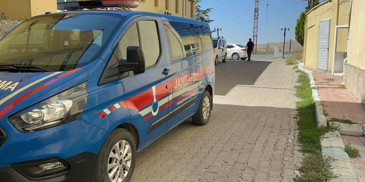 82 Yaşındaki Kadın, Evinde 25’e Yakın Bıçak Darbesi İle Öldürülmüş Halde Bulundu