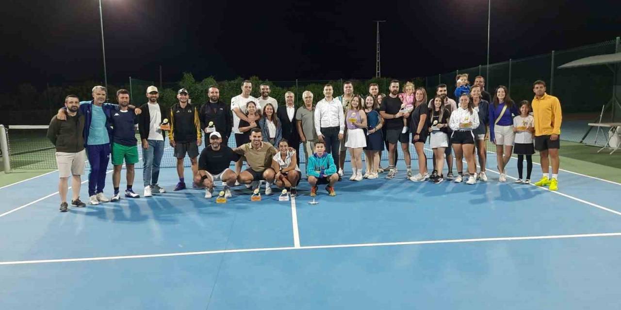 Salihli’de Kurtuluş Günü Anısına Turnuva