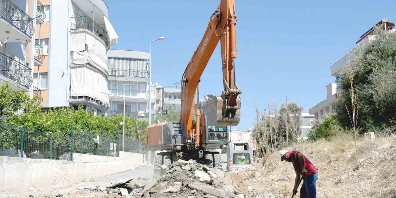 Ege Mahallesi Yeni Yollarına Kavuşuyor