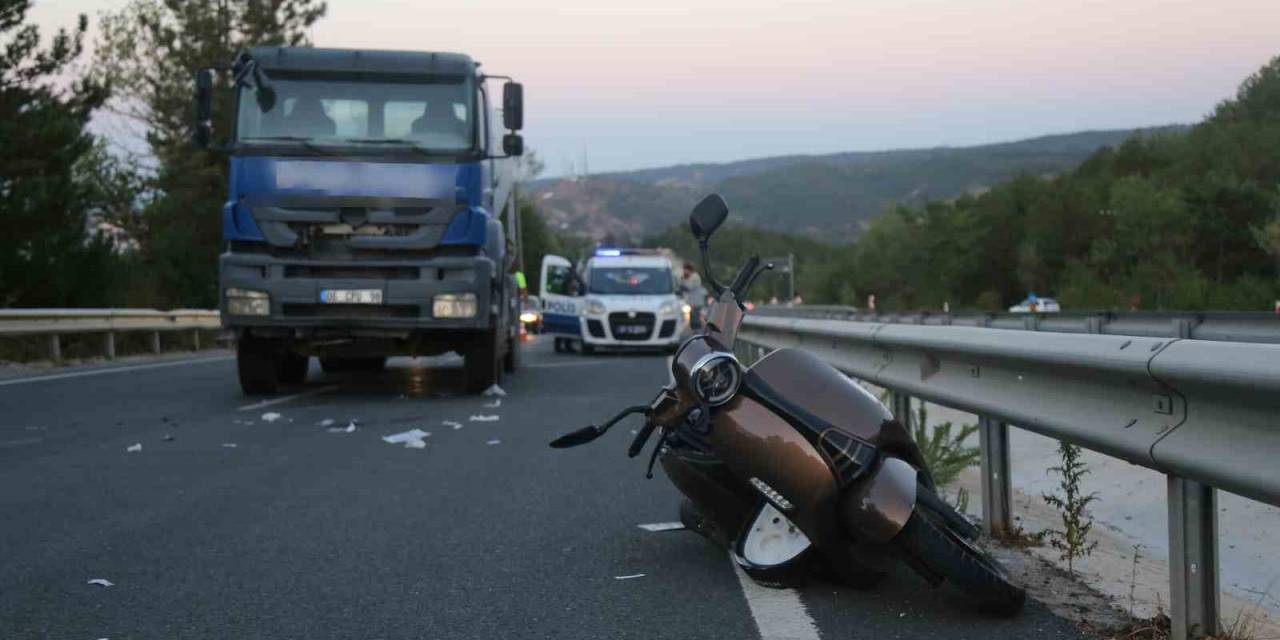 Beton Mikseri İle Motosiklet Çarpıştı: 2 Yaralı