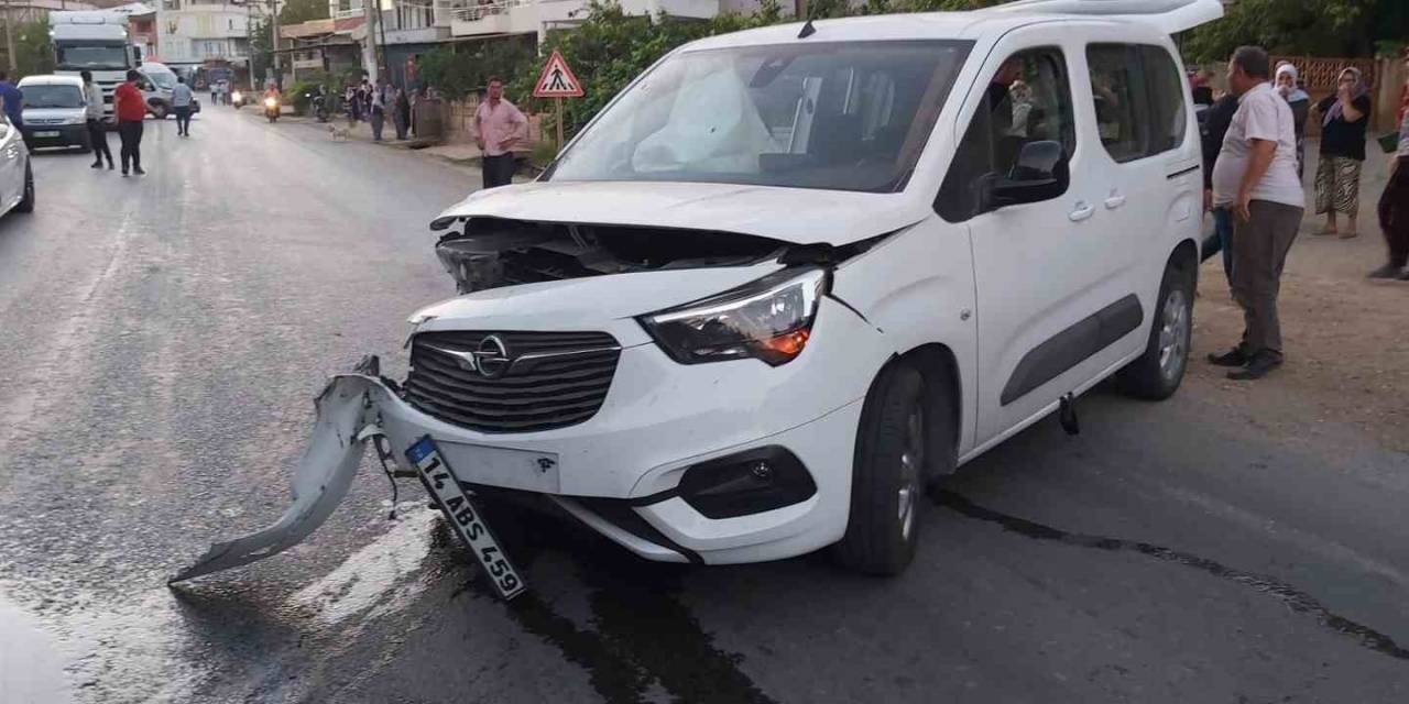 Kontrolden Çıkan Tır Önce Araçlara Çarptı Sonra Devrildi: Kaza Anı Kamerada