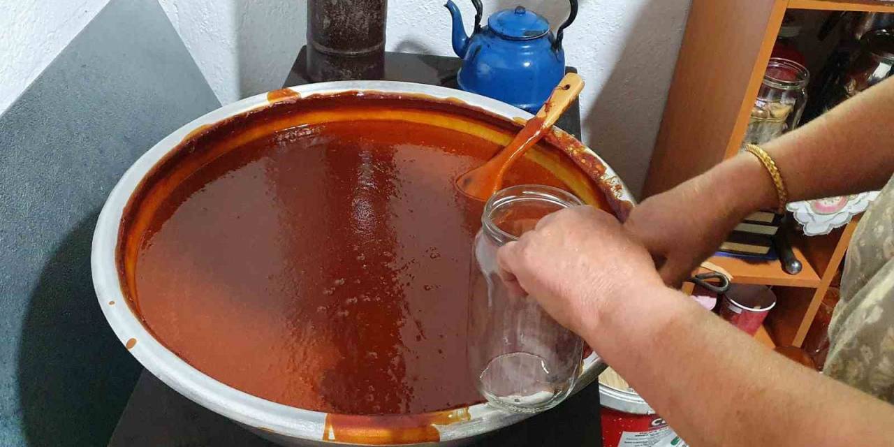 Kışlık Lezzetler Şimdiden Hazır Ediliyor