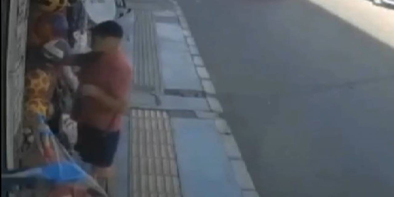 İade Almadı Diye Marketteki Futbol Toplarını Patlattı