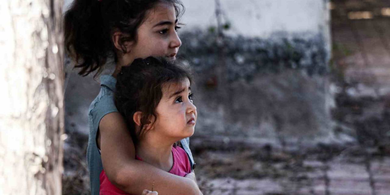 Otların Tutuşmasıyla Başlayan Yangın, Evlere Yönelince Büyük Korku Yaşandı