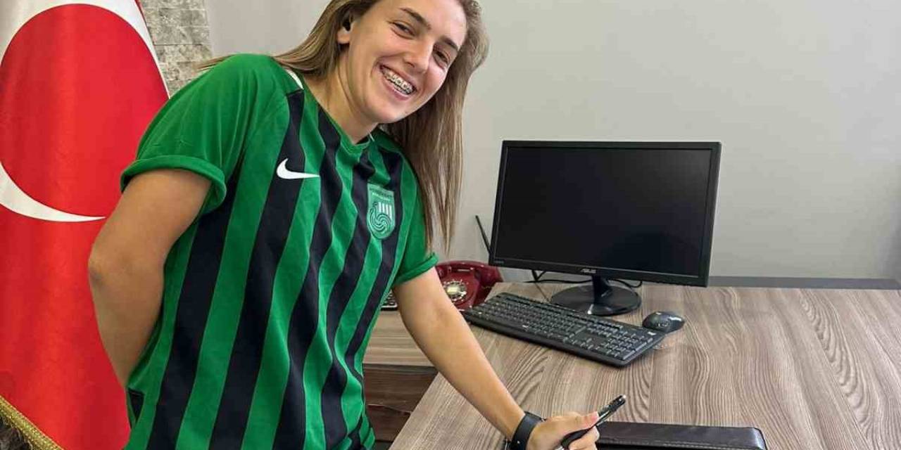 Bilecikspor Bayan Futbol Takımı’ndan 1. Lig’e Transferler