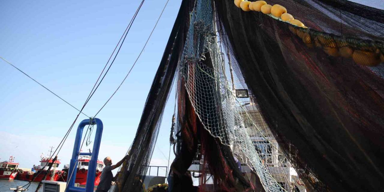 Akdenizli Balıkçılar Son Hazırlıklarını Yapıyor