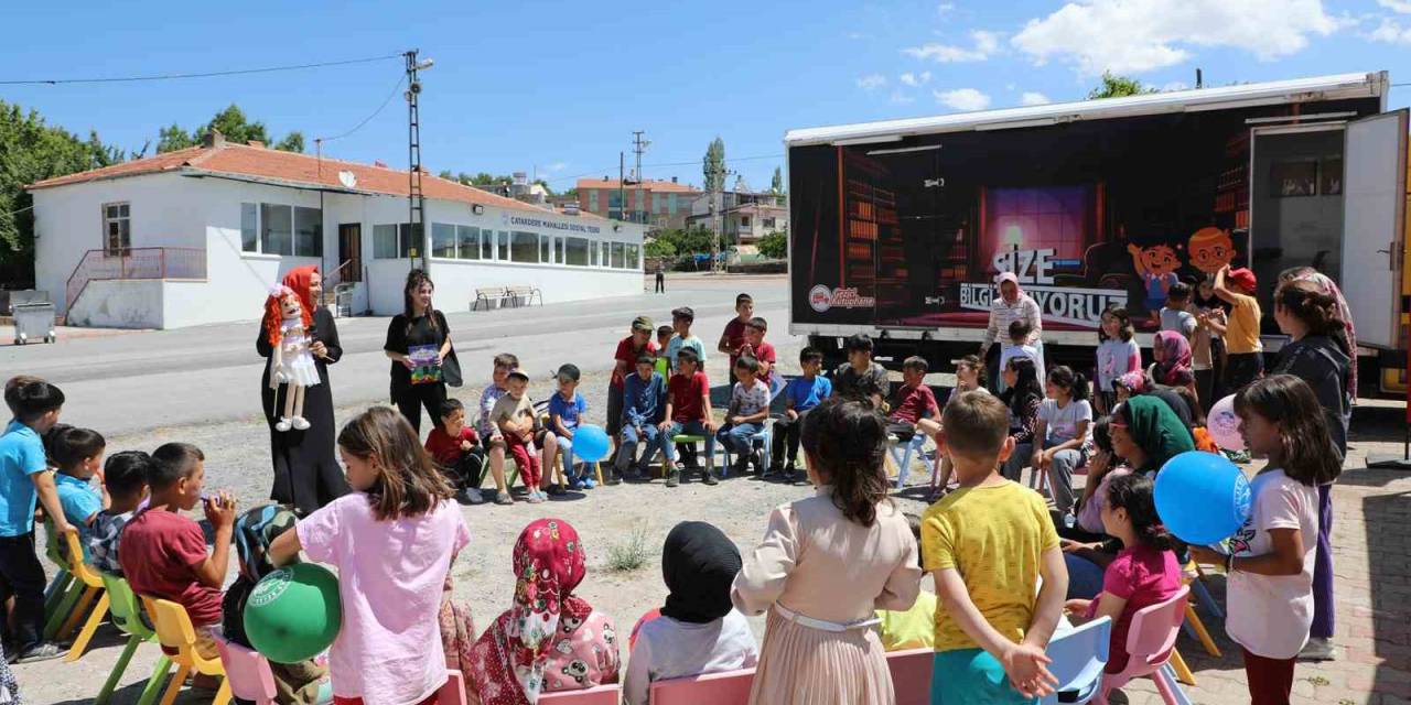 Talas’ın Gezici Kütüphanesi Yola Devam Ediyor